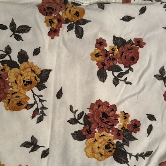 Cute Floral Top - Picture 6 of 6